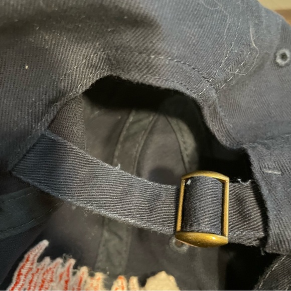 Men’s Blue and Red Cold View Band Hat - Picture 6 of 7